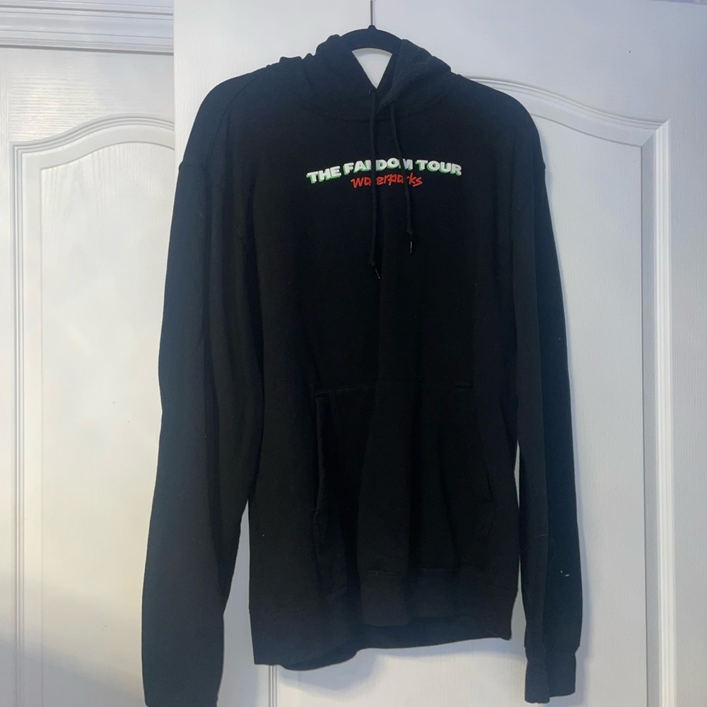 RARE LIMITED EDITION WATERPARKS FANDOM TOUR HOODIE NEW YORK EXCLUSIVE